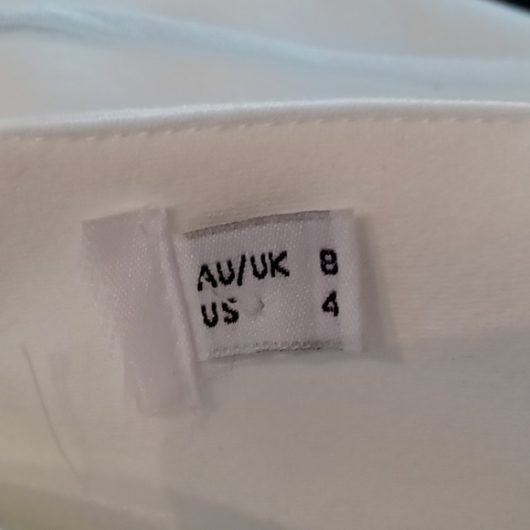 BRAND NEW PETAL & PUP ZAHRA DRESS IN WHITE - Picture 5 of 5